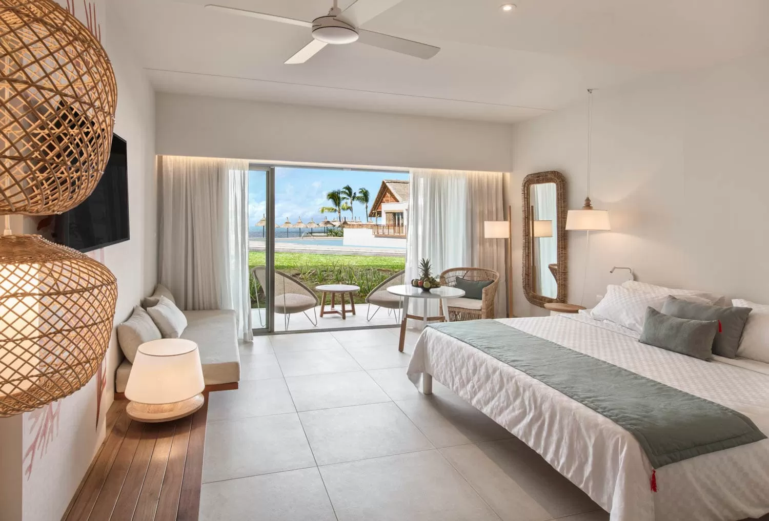 preskil-island-resort | noudeal.com - Preskil Island Resort - luxury hotel room with ocean view