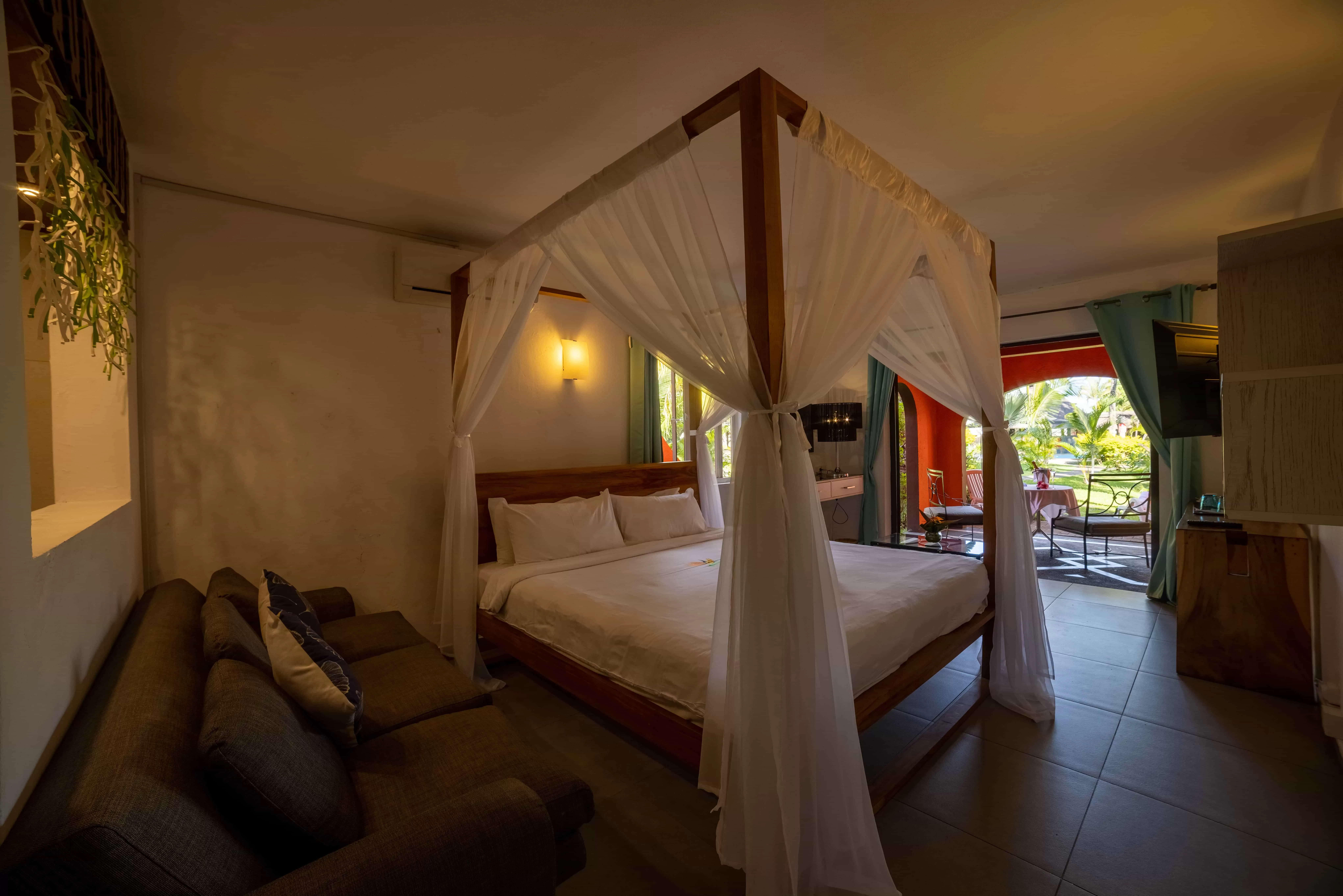 Flowers of Paradise Overnight Stay - Bedroom with Lagoon View