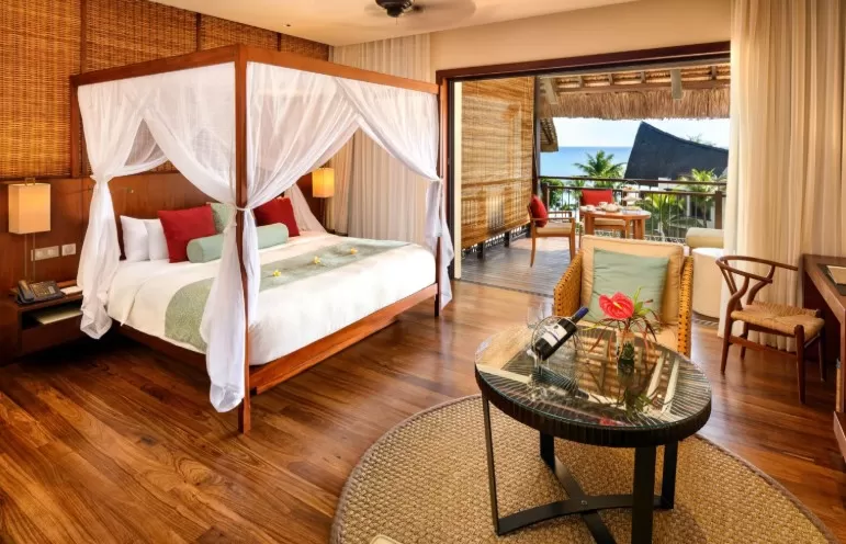 Luxury lagoona suite with partial seaview