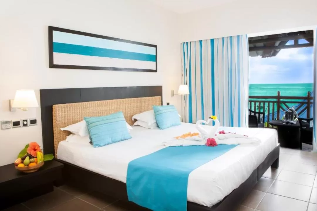 Deluxe Room (with Beachfront view)