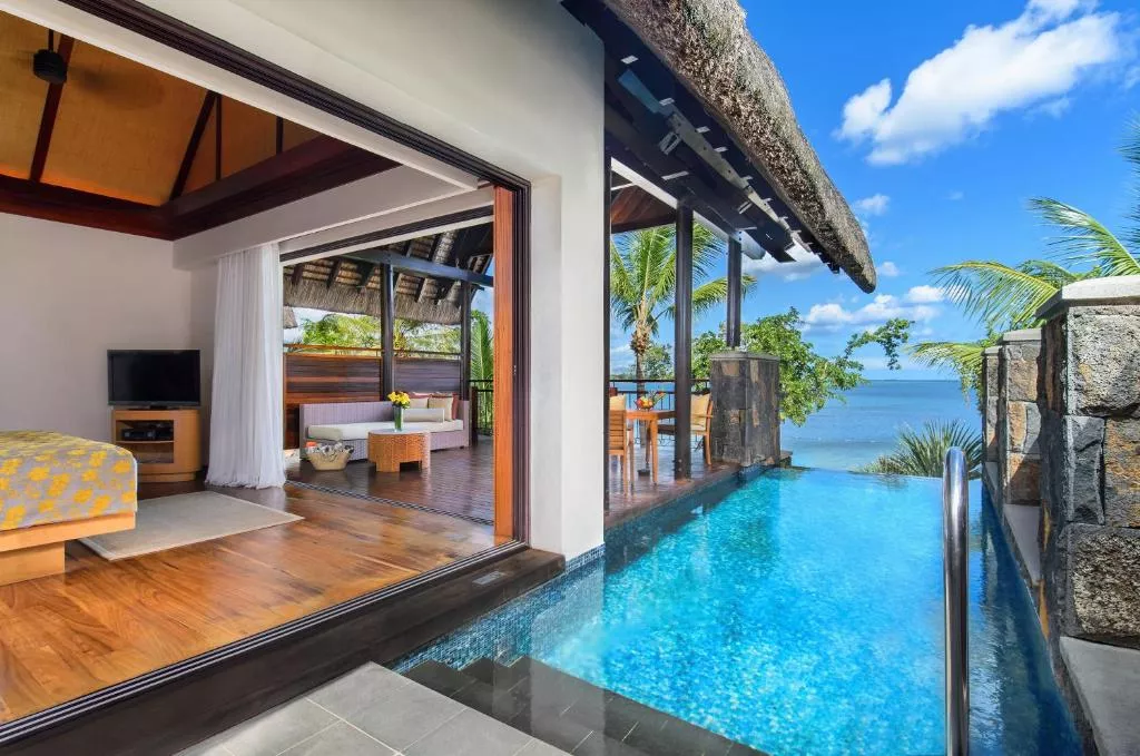 Luxury Oceanfront Pool Suite (On Request)